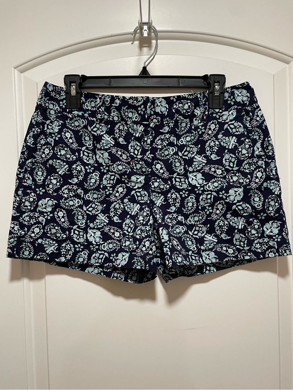 The Cutest! Boho Preppy LOFT Navy, White & Turquoise Paisley Chino Short Sz 2 XS